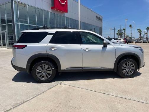 Brilliant Silver Metallic 2025 Nissan Pathfinder SV