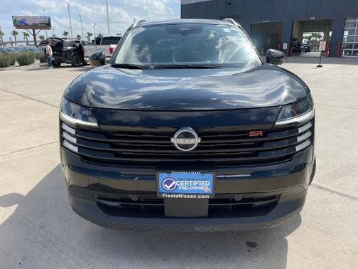 Super Black 2025 Nissan Kicks SR
