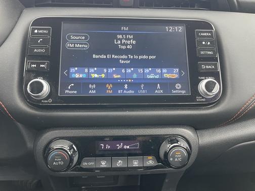 2021 Nissan Kicks SR