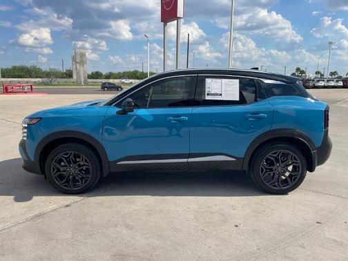 2025 Nissan Kicks SR