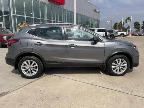 2022 Nissan Rogue Sport SV