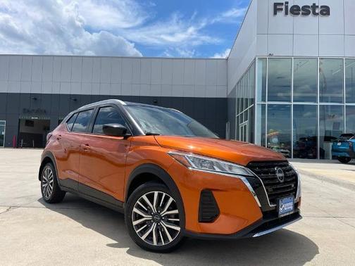 Monarch Orange / Super Black 2024 Nissan Kicks SV
