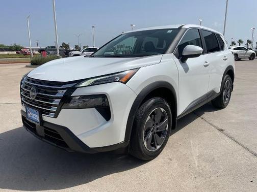 Everest White P 2025 Nissan Rogue SV