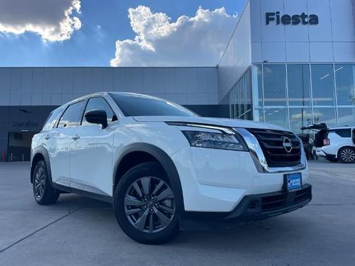 2024 Nissan Pathfinder S