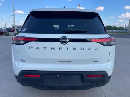 2024 Nissan Pathfinder S