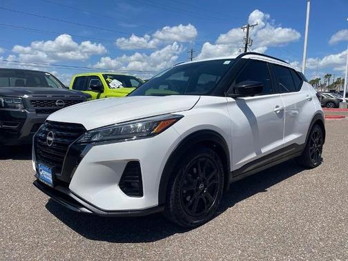 Aspen White 2024 Nissan Kicks SR