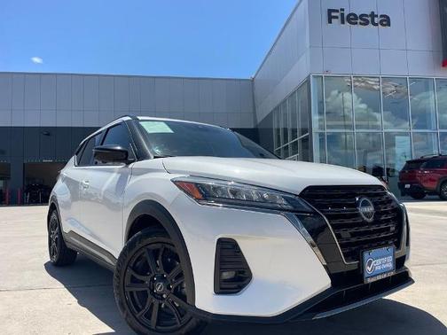 Aspen White 2024 Nissan Kicks SR