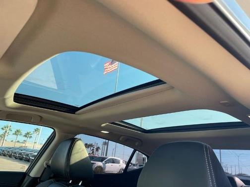 2023 Nissan Maxima Platinum