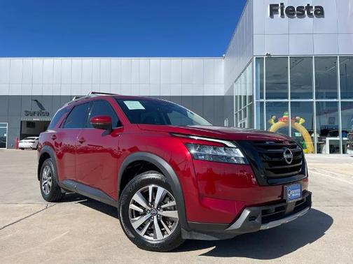 2023 Nissan Pathfinder SL