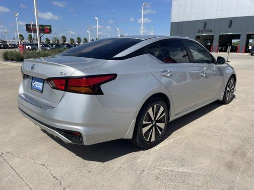 2022 Nissan Altima 2.5 SV