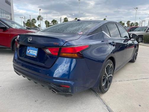 Deep Blue Pearl 2024 Nissan Altima 2.5 SR