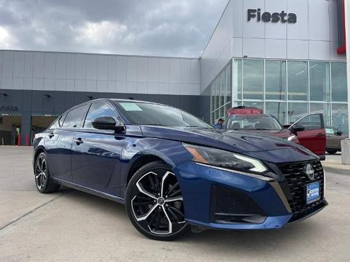 Deep Blue Pearl 2024 Nissan Altima 2.5 SR