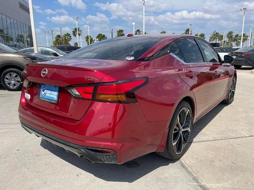 Scarlet Ember 2024 Nissan Altima 2.5 SR