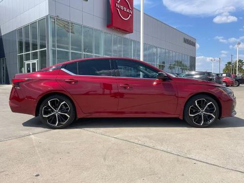 Scarlet Ember 2024 Nissan Altima 2.5 SR