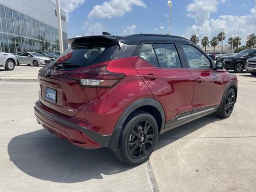 2021 Nissan Kicks SR
