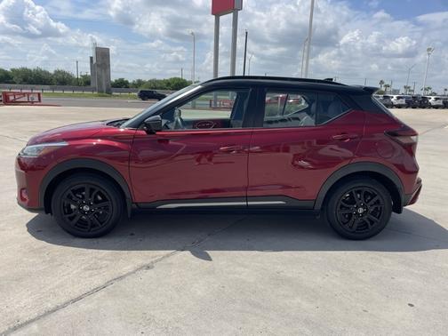 2021 Nissan Kicks SR