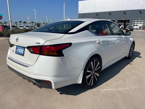 2022 Nissan Altima 2.5 SR