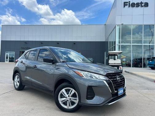 Gun Metallic 2025 Nissan Kicks Play S
