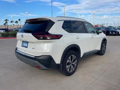 2022 Nissan Rogue SV