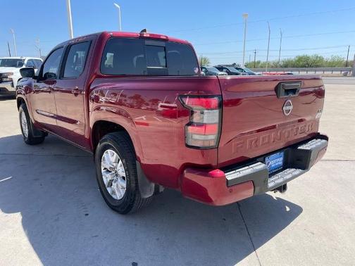 2024 Nissan Frontier SV