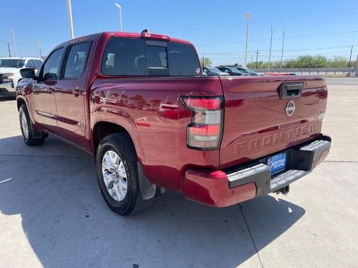 2024 Nissan Frontier SV