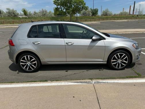 2016 Volkswagen Golf TSI SE 4-Door