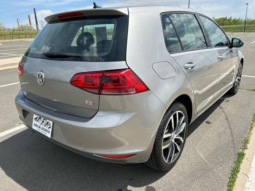2016 Volkswagen Golf TSI SE 4-Door