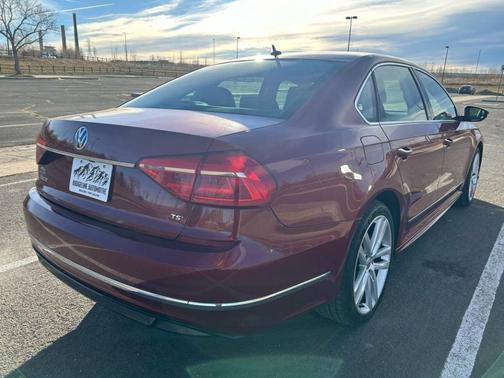 2016 Volkswagen Passat 1.8T R-Line w/ Comfort
