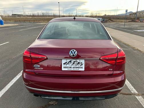 2016 Volkswagen Passat 1.8T R-Line w/ Comfort