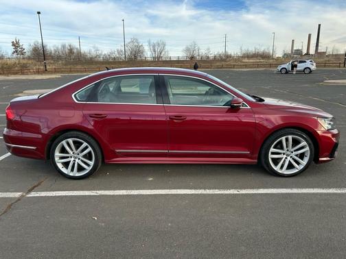 2016 Volkswagen Passat 1.8T R-Line w/ Comfort