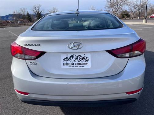 2015 Hyundai ELANTRA SE