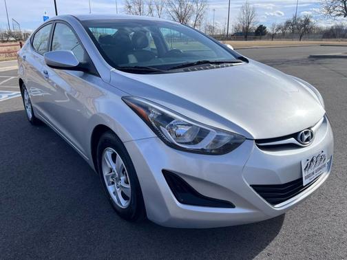 2015 Hyundai ELANTRA SE