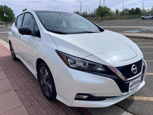 White / Black 2019 Nissan Leaf SL