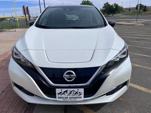 White / Black 2019 Nissan Leaf SL