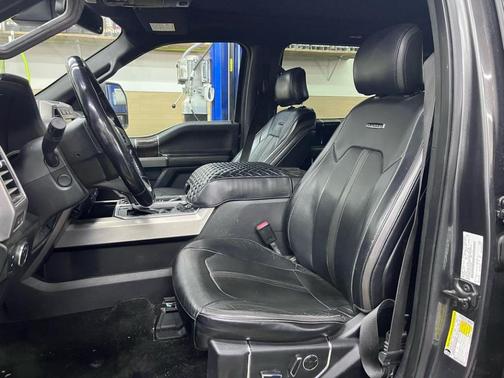 2017 Ford F-150 Platinum