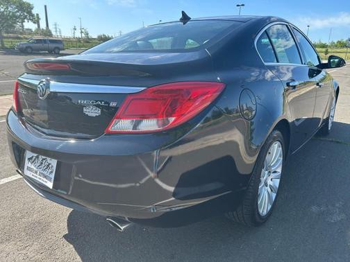 2013 Buick Regal Premium 1