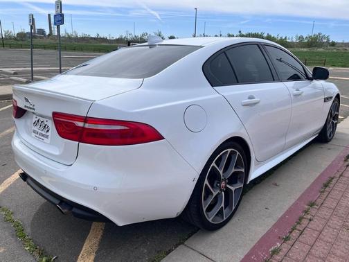 Polaris White 2017 Jaguar XE 35t R-Sport