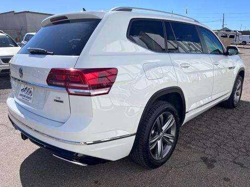 Pure White 2019 Volkswagen Atlas 3.6 V6 SE R-Line