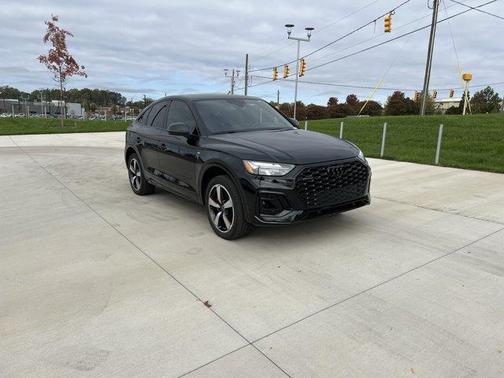 Mythos Black Metallic 2024 Audi Q5 45 S line quattro Premium