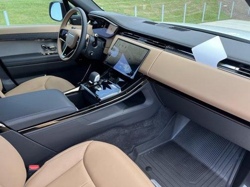 Fuji White 2026 Land Rover Range Rover Sport P530 Dynamic SE