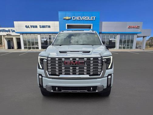 Glacier White Tricoat 2026 GMC Sierra 2500 Denali