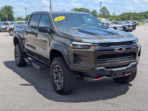 Harvest Bronze Metallic 2024 Chevrolet Colorado ZR2