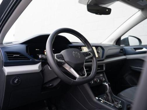 Platinum Gray Metallic 2022 Volkswagen Taos 1.5T SE