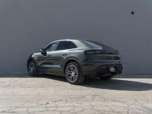 Volcano Grey Metallic 2026 Porsche Macan 4
