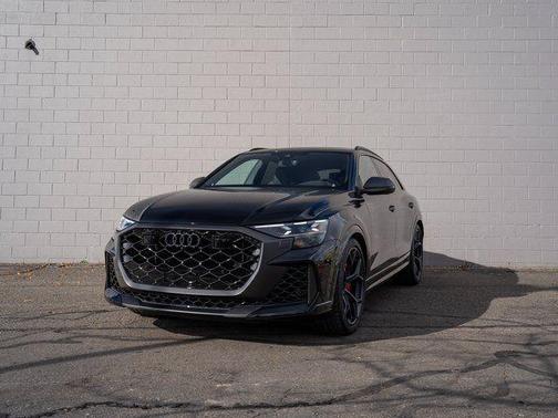 Mythos Black Metallic 2026 Audi RS Q8 4.0T quattro