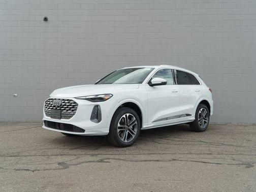Glacier White Metallic 2026 Audi Q5
