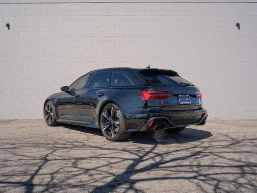Mythos Black Metallic 2023 Audi RS 6 Avant 4.0T quattro