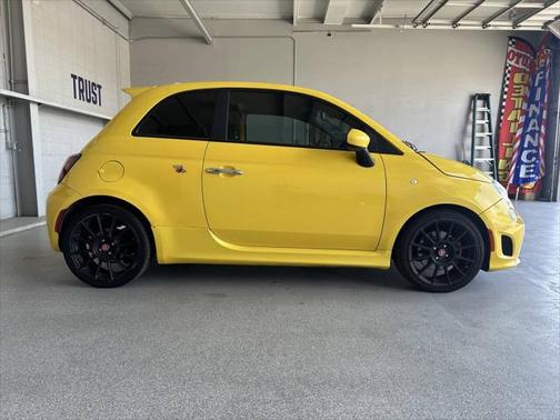 2016 FIAT 500 Abarth