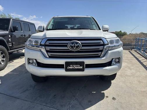 2016 Toyota Land Cruiser Base
