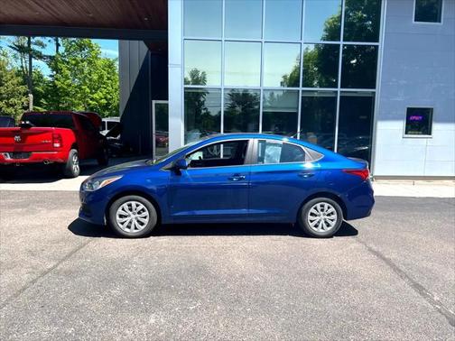 2022 Hyundai Accent SE